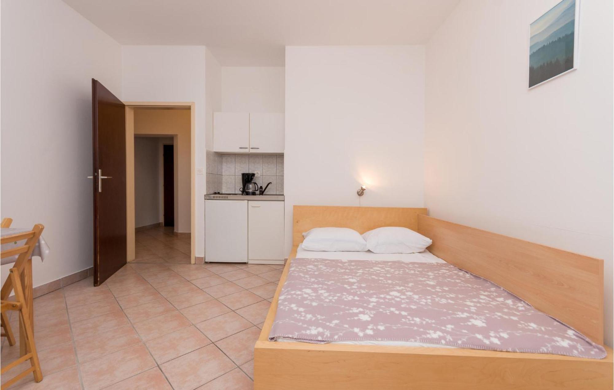 Awesome Apartment In Sveti Filip I Jakov W/ 1 Bedrooms Sveti Filip i Jakov Exterior foto